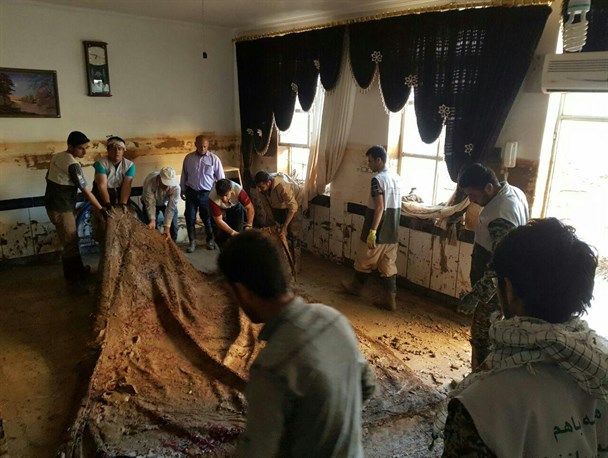خدمت رسانی دانشجویان جهادی خراسان شمالی به مناطق سیل زده لرستان