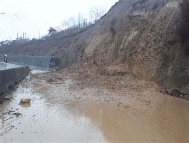 محور هراز بازگشایی شد/ کاهش ۲۰ درصدی تردد جاده‌ای