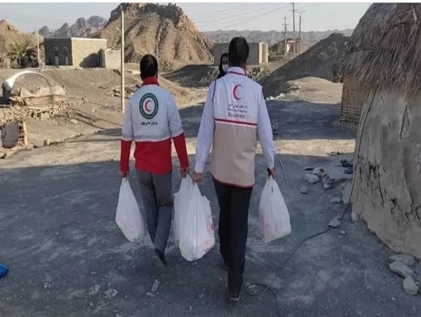 توزیع بیش از ۱۷۰۰ بسته غذایی توسط جمعیت هلال احمر استان هرمزگان