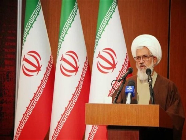 پشت میزنشینی مدیران مشکلات را حل نمی‌کند