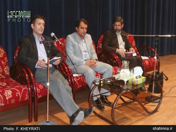 لازم باشد باز شهید می دهیم ولی زیر بار ذلت نمی رویم
