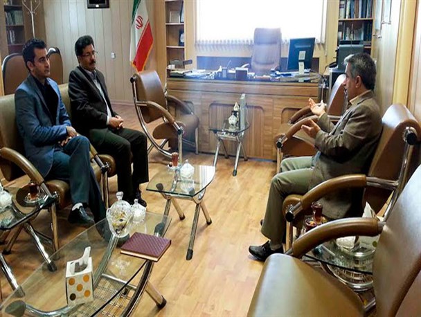 مراکز دانشگاهی باید فعالانه دانشجویان را تشویق به حضور در بازار کار نمایند