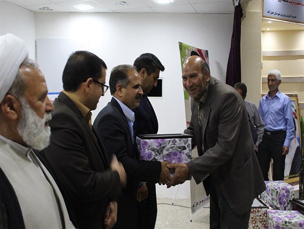 علمداران ایثار در خلیل آباد تجلیل شدند+تصاویر