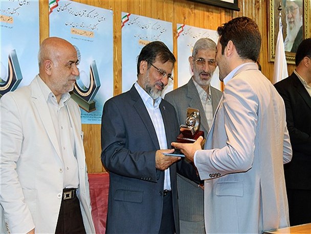 تجلیل از 14 کارآفرین برتر در دانشگاه آزاد همدان