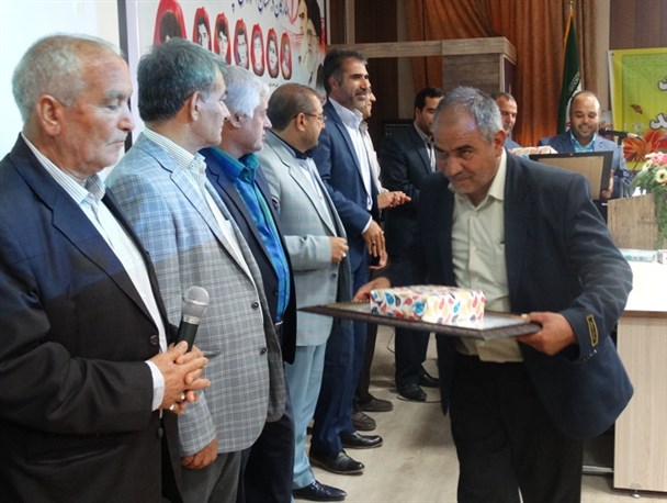جشنواره تکریم خیرین مدرسه ساز در مه ولات برگزار شد