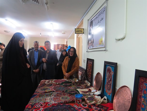 بازدید مولاوردی از هنر دستان زنان کرمانی/تصاویر
