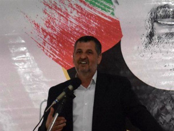 مردم کسی را می‌خواهند تا با درک وضعیت موجود، مشکلاتشان را حل کند