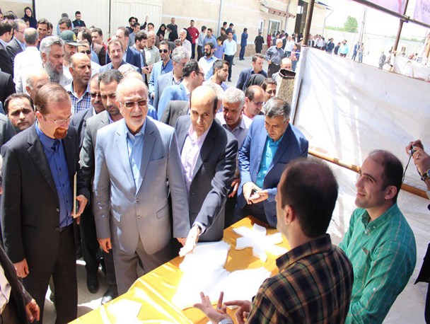 بازدید استاندار گیلان از مراحل اجرای طرح روستای بدون بیکار در چوکام