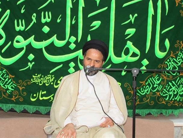 تخریب و زدن ولایت فقیه برنامه اصلی اتاق فکر دشمنان است