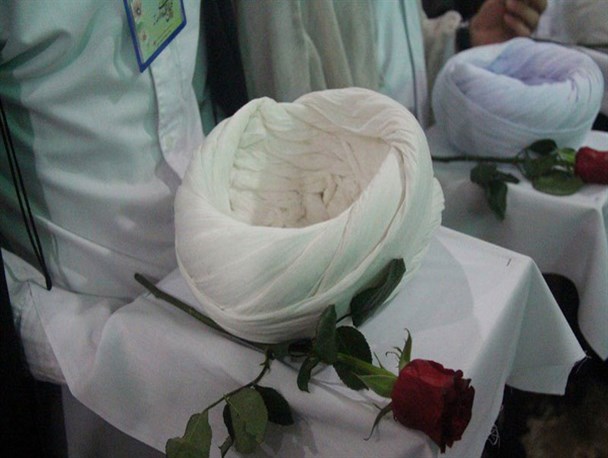 تعدادی از طلاب مدرسه علمیه منتظریه معمم شدند