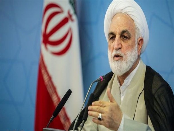 امروز از زبان‌های مختلف سخنانی شنیده می‌شود که مغایر سخنان امام و رهبری است/ با دشمنی چون آمریکا نمی‌توان به مذاکره پرداخت