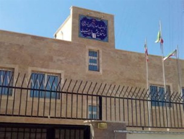 بنیاد شهید پیشوا بی‌خانمان شد / زور شهرداری به خانواده شهدا و جانبازان رسید