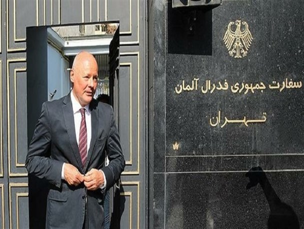 انتخاب یک افسر اطلاعاتی به عنوان سفیر در عرف بین الملل شدنی نیست/ دستگاه امنیتی آلمان در حقیقت ساخته موساد است