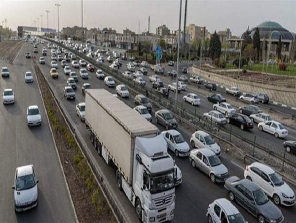 انسداد محور قزوین ـ همدان و آزادراه قزوین ـ رشت/ باران در جاده‌های 3 استان