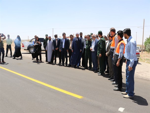 آسفالت محور مواصلاتی "سه قلعه" به روستاهای همجوار افتتاح شد/ پنج درصد اعتبارات قیر در اختیار بسیج سازندگی قرار گرفت