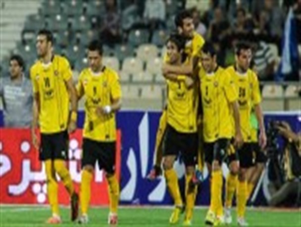 سپاهان در بازار نقل و انتقالات از قرمز و آبی عقب افتاده است