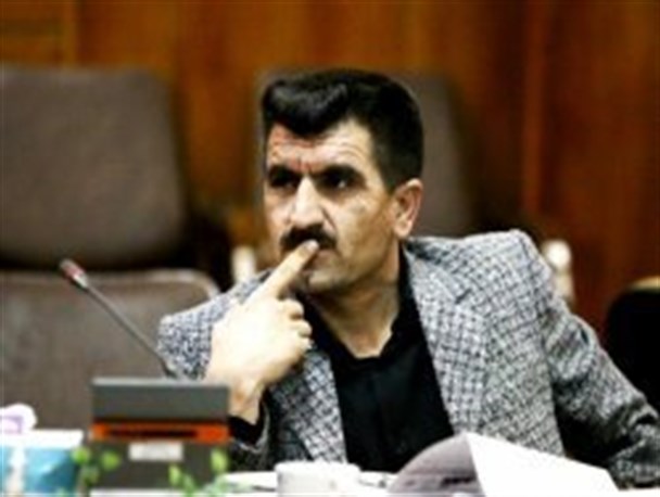 هیچ مسئولی حاضر به پاسخگوی سوالات خبرنگاران نیست؟