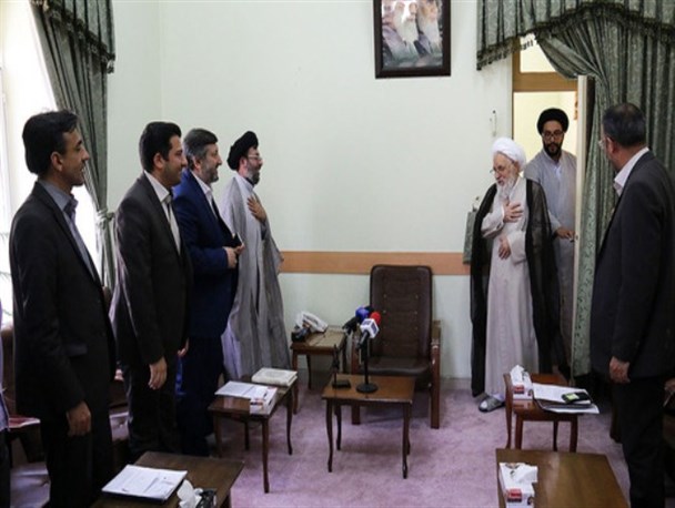 مدیرکل صداوسیمای مرکز فارس  با آیت الله ایمانی  دیدار کردند