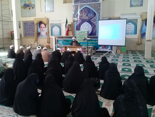 حوزه های علمیه مولد فرهنگ در کشور هستند