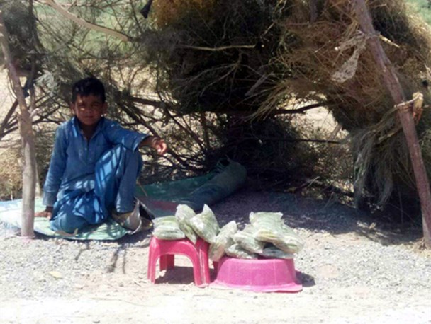 فروشنده کوچک:می خواهم خواهرانم کمبود پدر را احساس نکنند