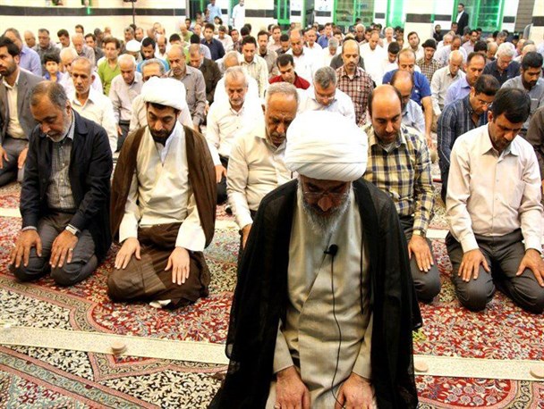 حضور آیت الله صفایی بوشهری در مساجد بوشهر در ماه مبارک رمضان + تصاویر