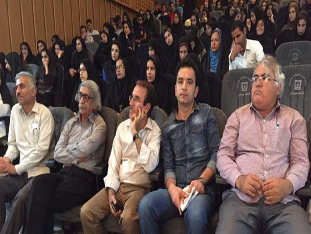 شعرخوانی شاعر هرمزگانی در حضور رهبری و کنایه ایشان درباره بی اعصاب‌ها