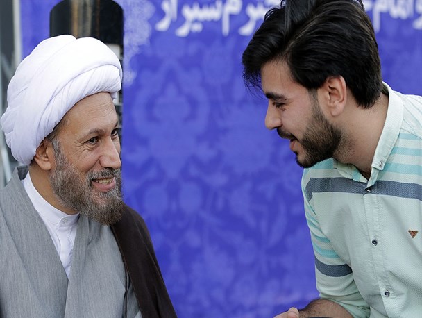 نشست صمیمی دانشجویان با آیت الله دژکام