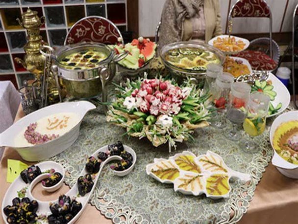 جشنواره سفره‌های افطاری در وحیدیه + تصاویر