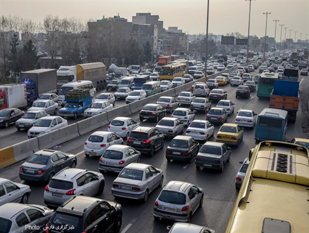 ترافیک سنگین در آزادراه های قزوین-تهران و ساوه-تهران/ کدام جاده‌ها مسدود است؟