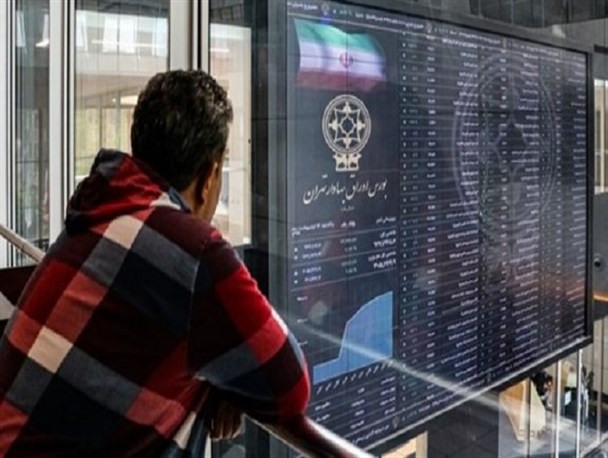 روشن شدن چراغ قرمز بورس در نخستین روز هفته/ ۱۶ هزار میلیارد تومان ارزش معاملات بازار سهام