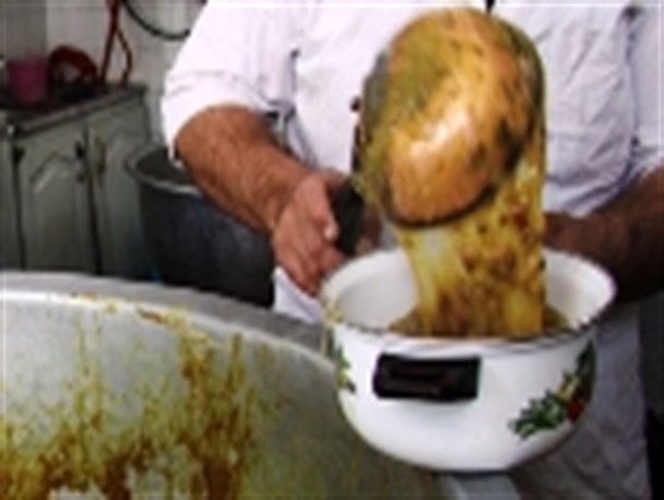 آشی با یک وجب روغن برای فرهنگ رضاخانی/ ۱۰ ساعت انتظار کرمانشاهی ها برای عباسعلی!