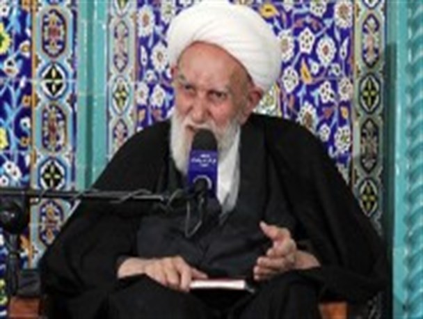 بداخلاقی با خانواده فشار قبر می آورد/ از خواندن سوره توحید غافل نشوید