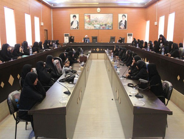 همایش عفاف و حجاب در کوار برگزار شد