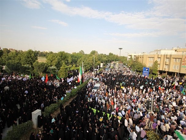هر چادری که دور انداخته شود افق جدیدی پیش روی دشمن قرار می دهد/ دوری از ابتذال و حفظ پاکدامنی از مهمترین شاخصه های فرد انقلابی است
