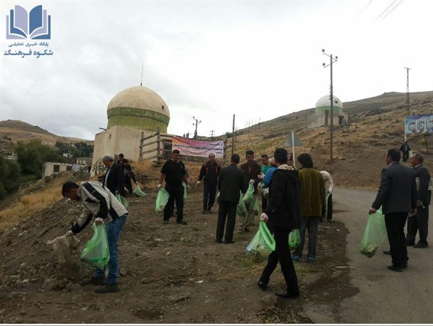 اقدام خودجوش اهالی روستای گردشگری "عنبران علیا" نمین برای پاکسازی زباله‌ها+تصاویر