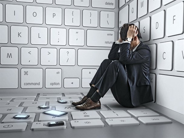 استفاده غلط از فضای مجازی تیر خلاصی بر بنیان خانواده