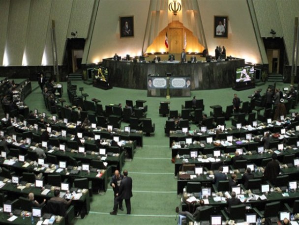 توجه نمایندگان مجلس به مسائل منطقه ای و غفلت از وظایف ملی