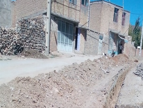 انجام طولانی‌ترین خط انتقال آب روستایی غرب استان در فریدونشهر
