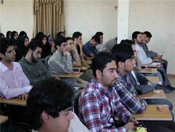 ۵۰۰ دانشجو در رشته های مختلف در دانشگاه پیام نور ازنا تحصیل می کنند