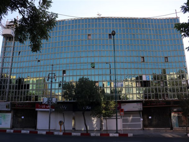 اخطار به مالکین پاساژ صدف سنندج رنگ جدی به خود گرفت/مجتمع پلمپ شد