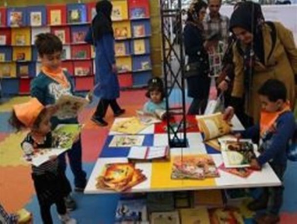 تا سن ۷ سالگی بهترین فرصت برای علاقه‌مند کردن کودک به مطالعه است