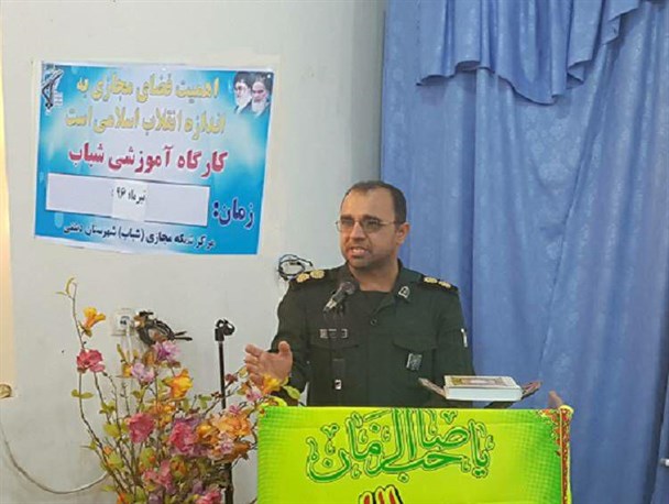شبکه های اجتماعی باید محل تبادل تفکرات انقلابی باشد