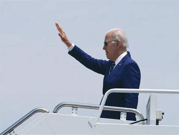 نگاه آمریکای رو به افول، برای رهایی از بحران اقتصادی به منطقه غرب آسیا است