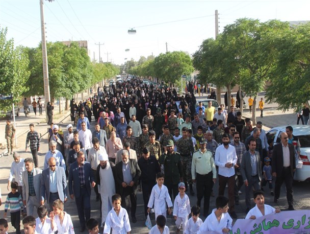 پیاده‌روی خانوادگی به مناسبت هفته عفاف و حجاب در رشتخوار