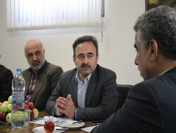 مطالبات تملک سد پلرود پرداخت شود/ شهرستان نیاز به کارخانجات فراوری فندق و گل گاوزبان دارد