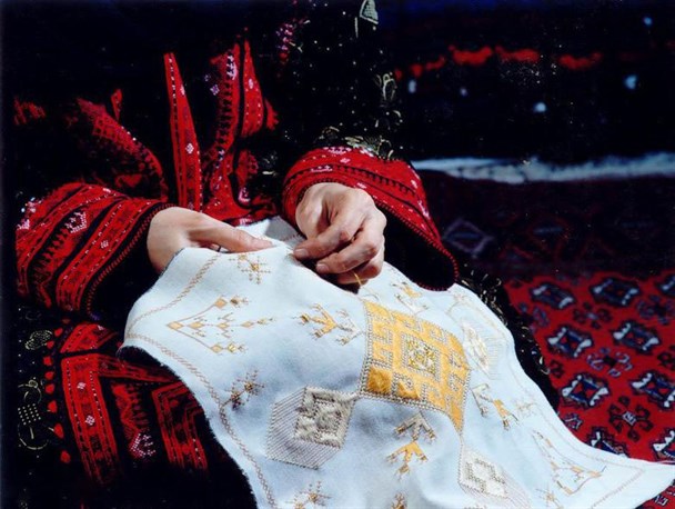 صنایع دستی نماد بارز اقتصاد مقاومتی است