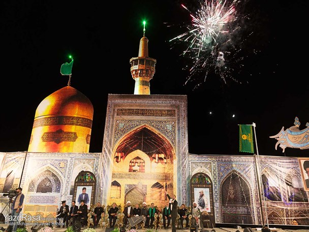 تصاویر/ جشن بزرگ «زیر سایه خورشید» با حضور خادمان رضوی در یزد