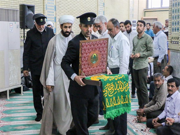تصاویر/ خادمام امام مهربانی در نمازجمعه لامرد