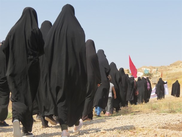 دهها نفر از بسیجیان گیلانغرب در یادمان مطلع الفجر با شهدا تجدید پیمان کردند+ تصاویر