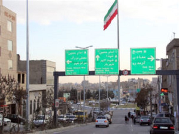 ساماندهی علائم ترافیکی و خط کشی کلیه معابر سطح شهر در حال اجراست